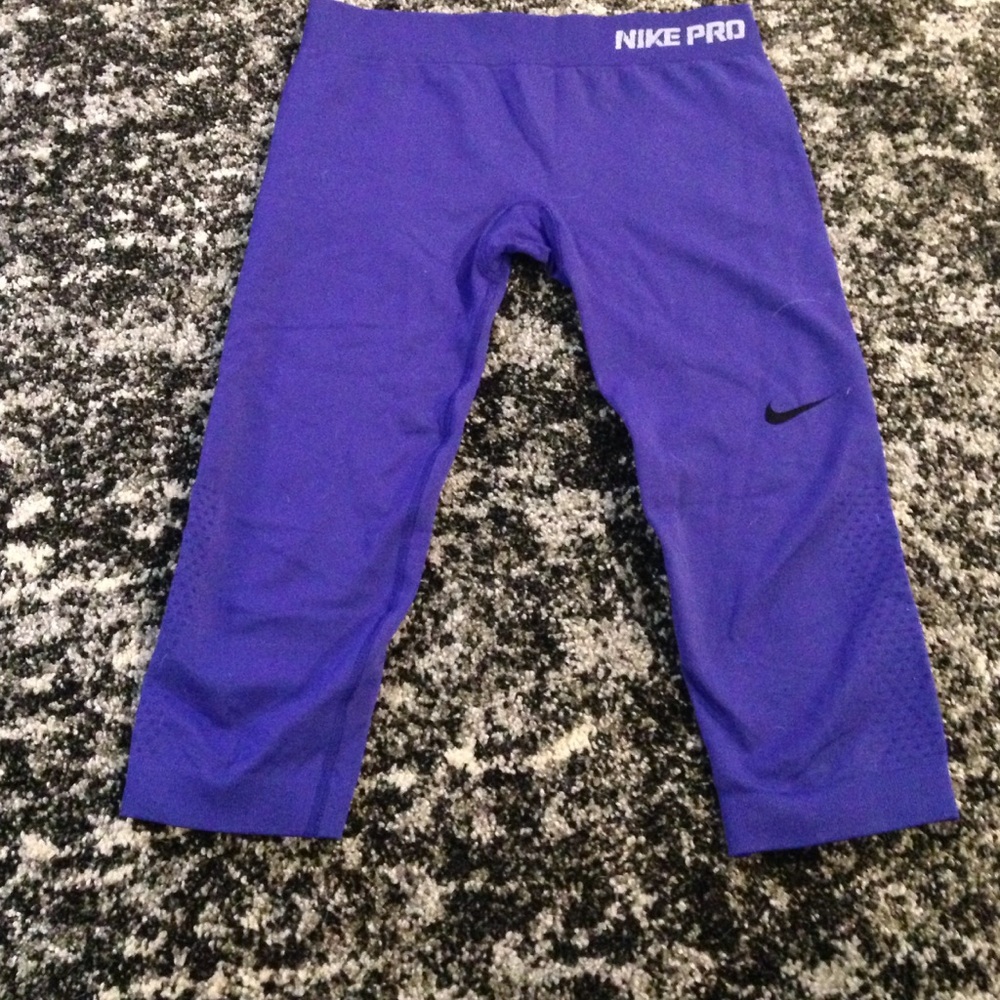 Nike Pro Purple Capris